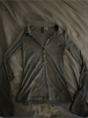 H&M Charcoal Gray Long-Sleeve Polo Henley